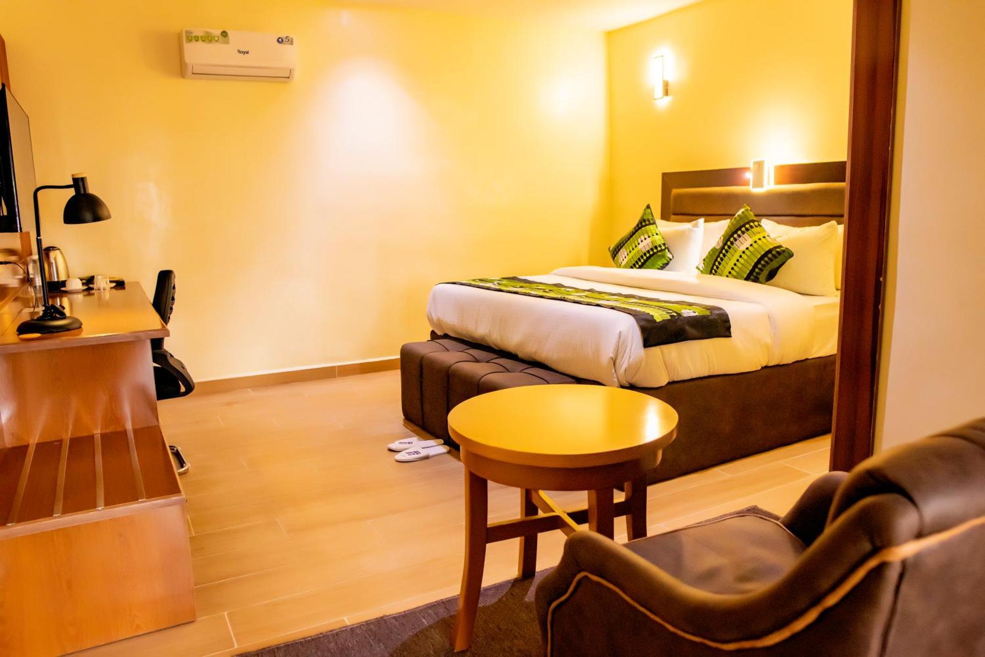 Villa Hilton Hotels Uyo Ngoại thất bức ảnh