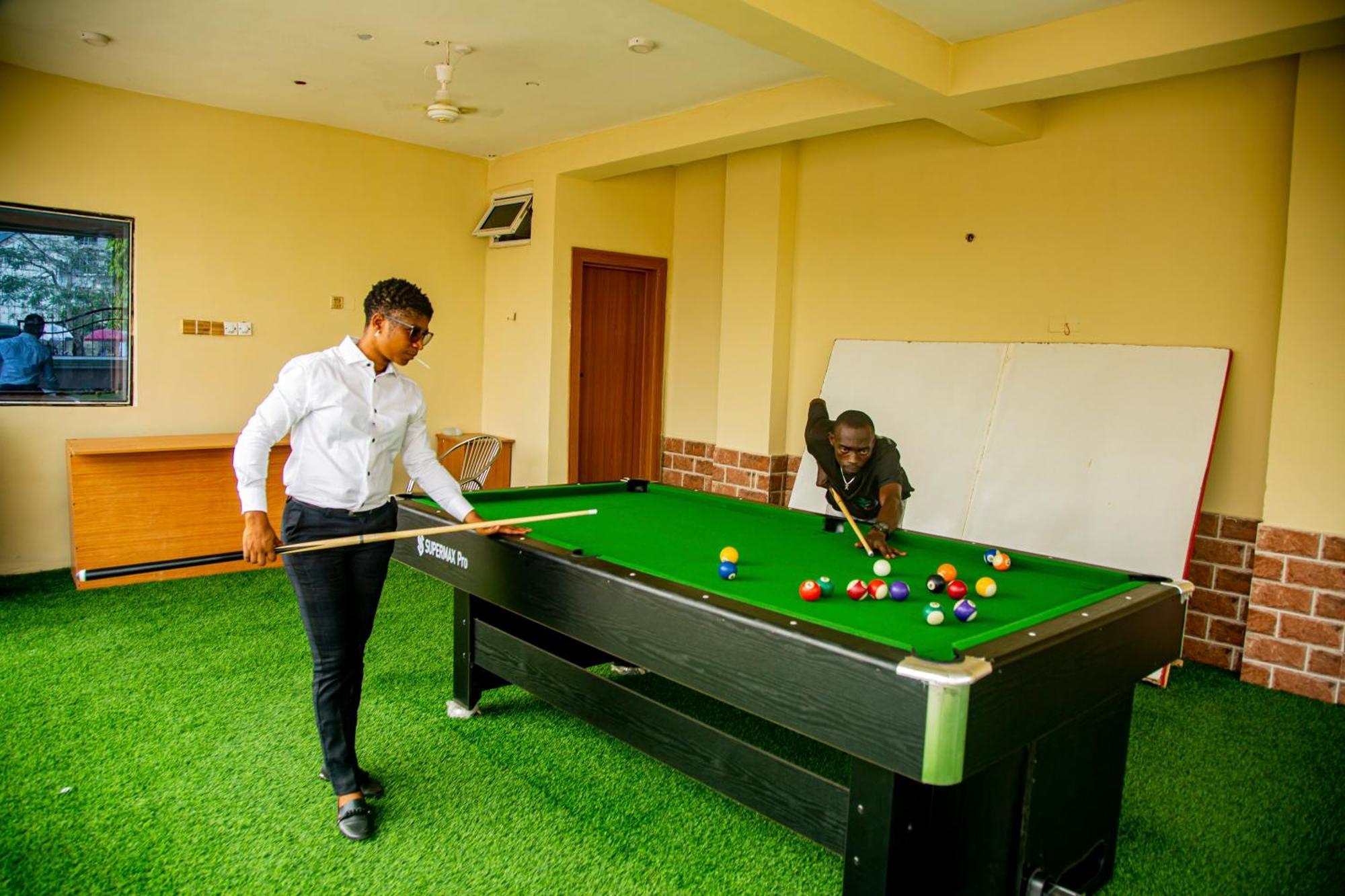 Villa Hilton Hotels Uyo Ngoại thất bức ảnh