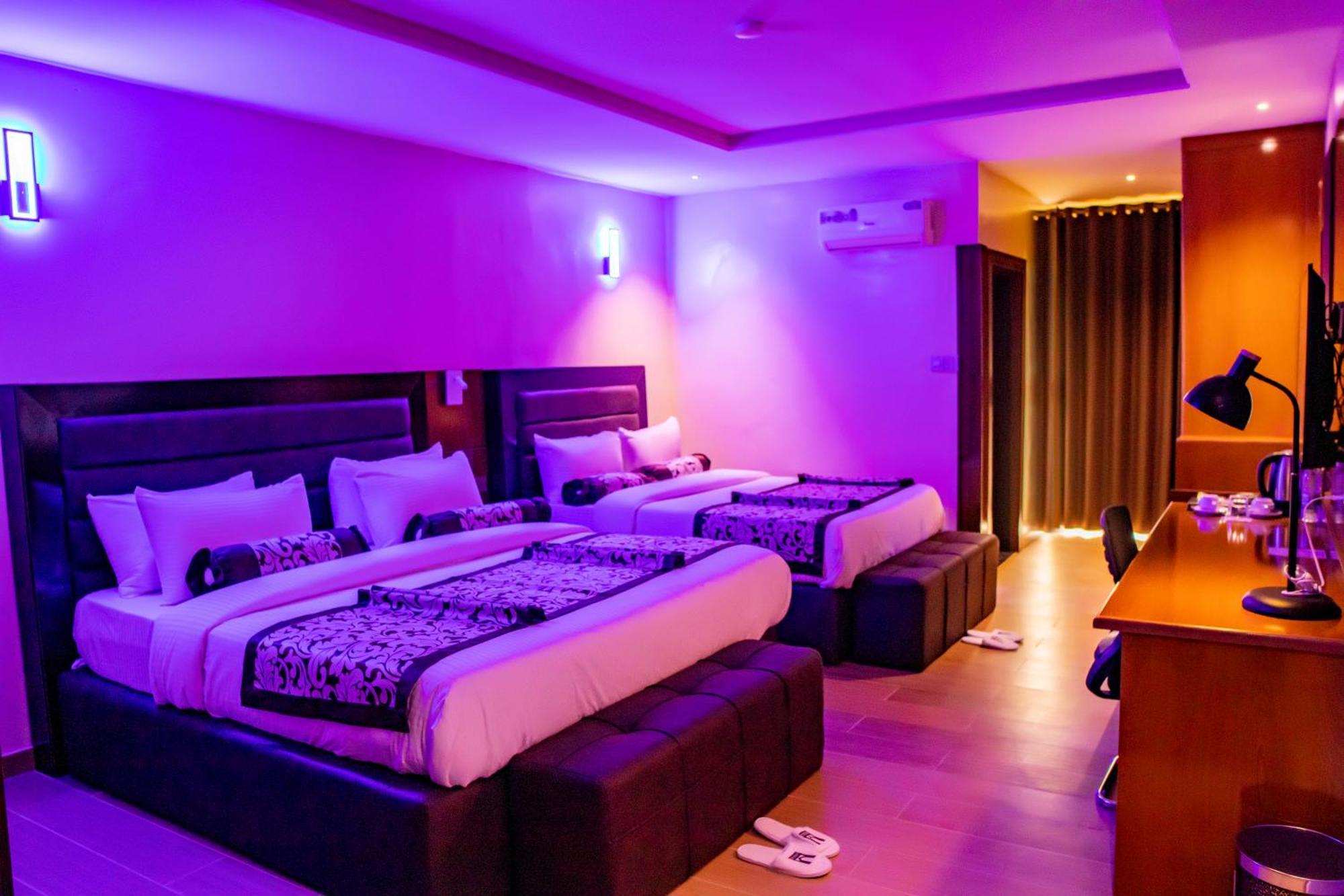 Villa Hilton Hotels Uyo Ngoại thất bức ảnh