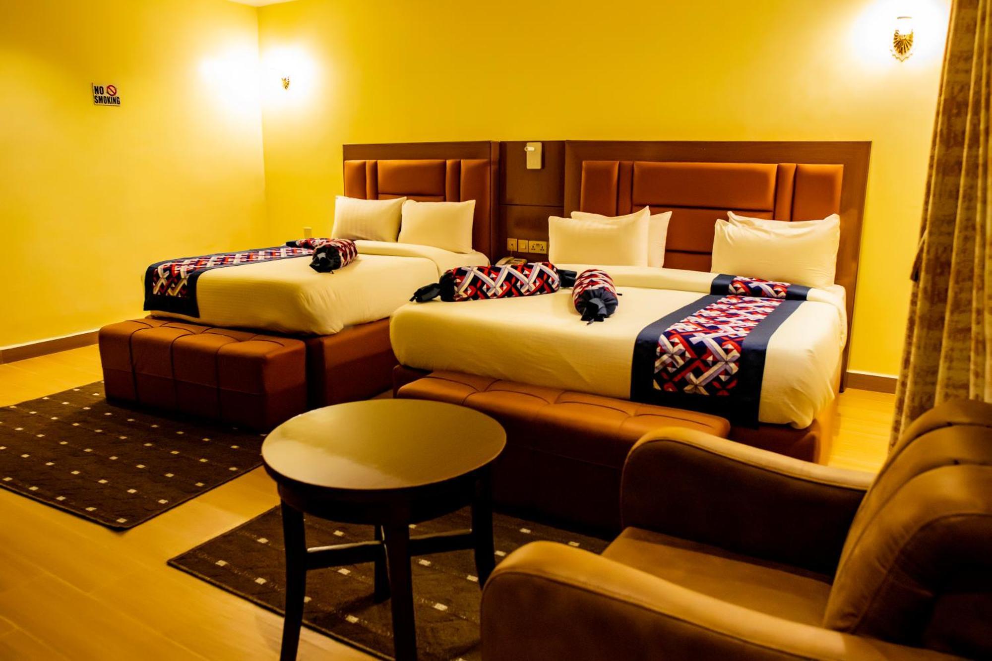 Villa Hilton Hotels Uyo Ngoại thất bức ảnh