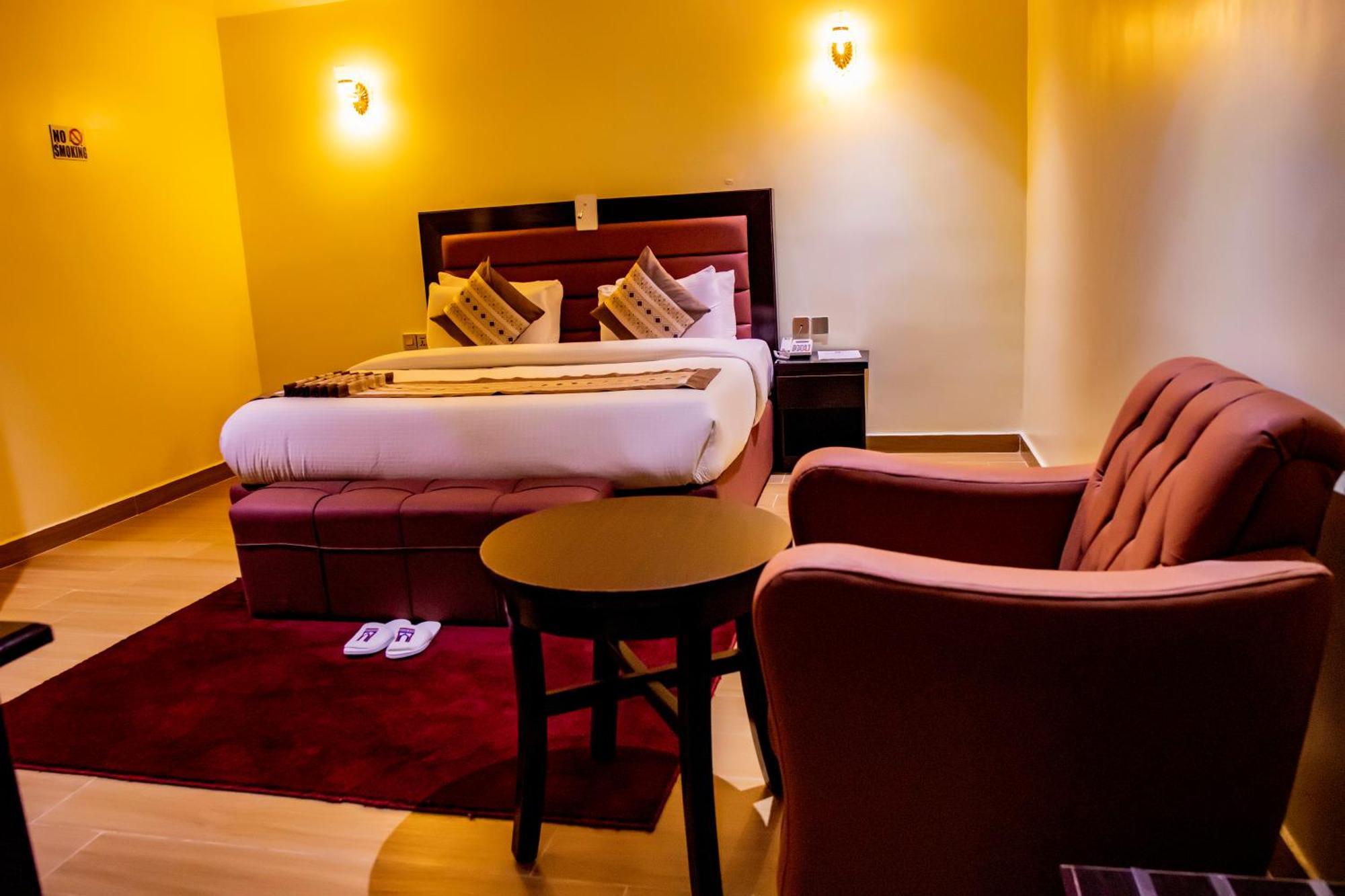 Villa Hilton Hotels Uyo Ngoại thất bức ảnh