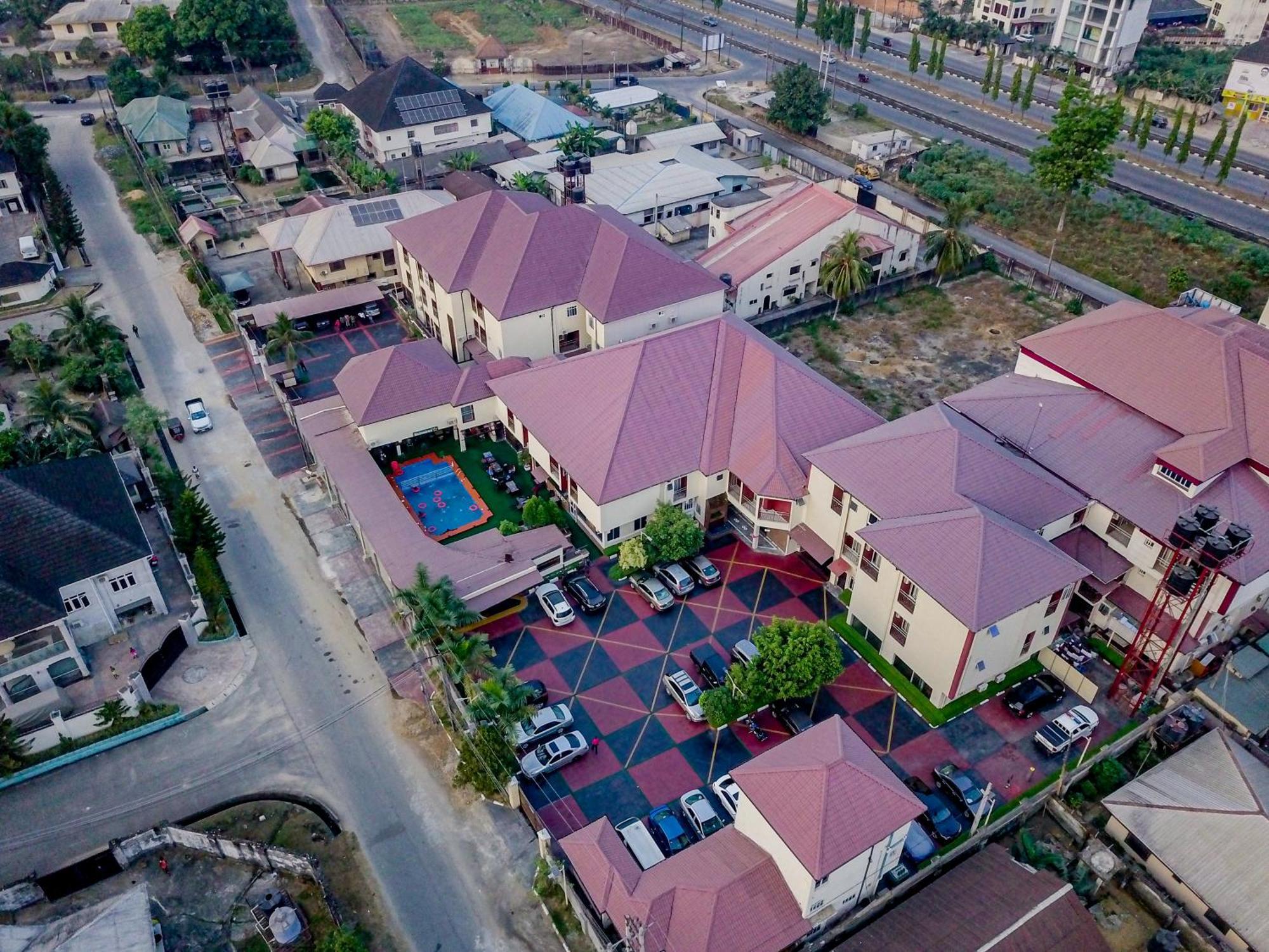 Villa Hilton Hotels Uyo Ngoại thất bức ảnh