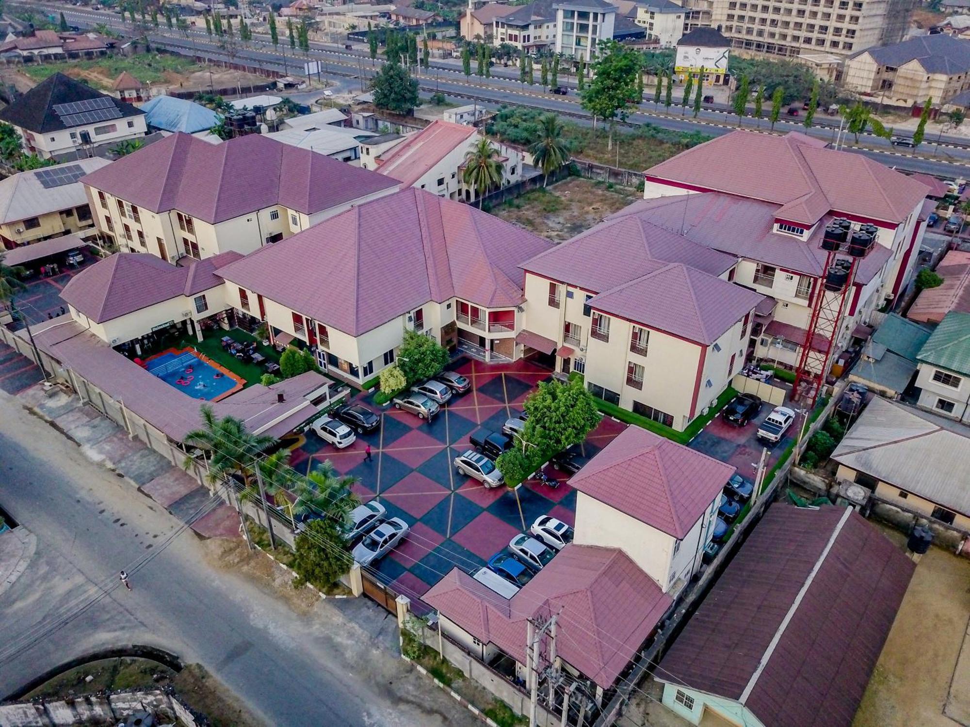 Villa Hilton Hotels Uyo Ngoại thất bức ảnh