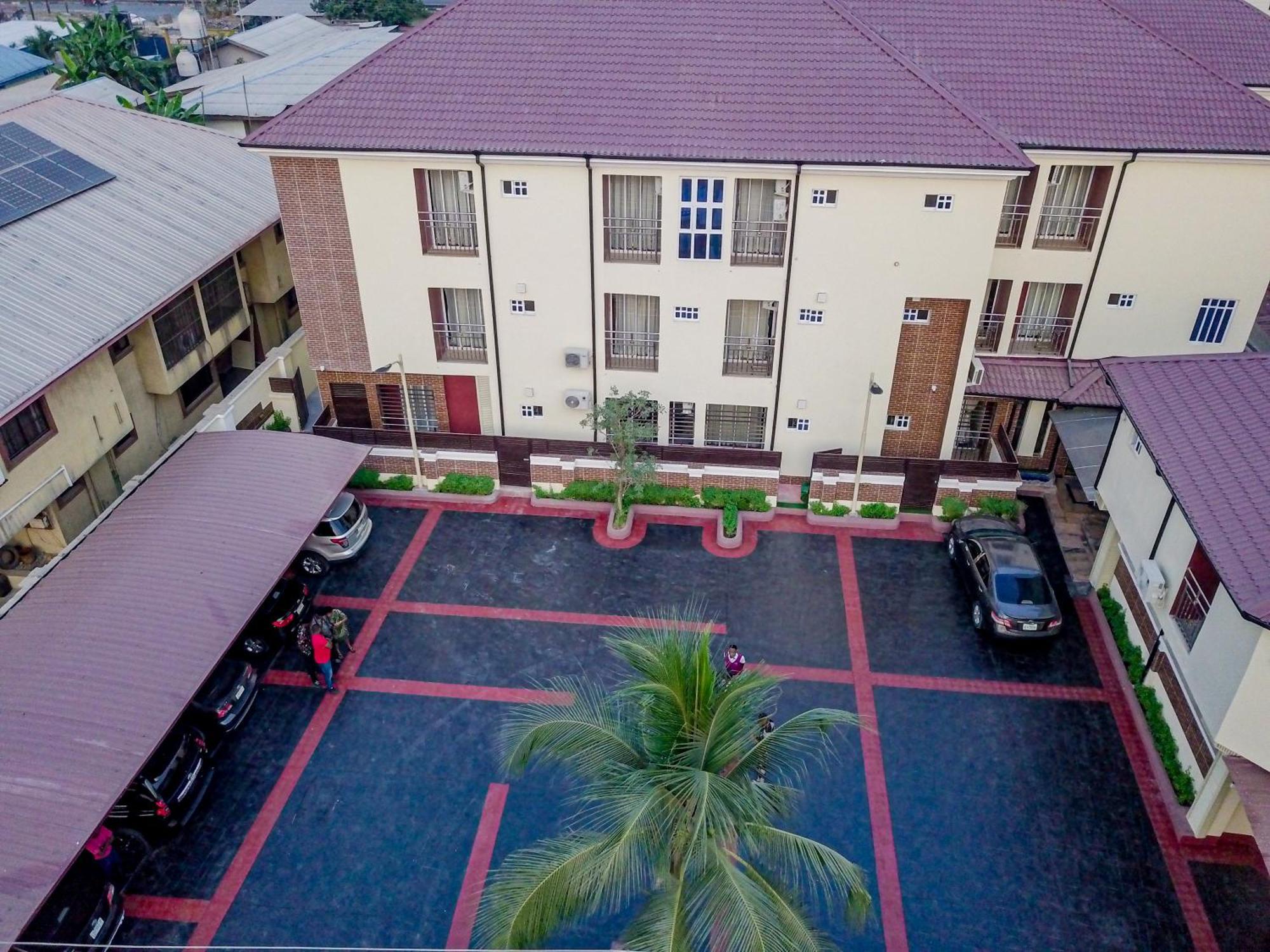 Villa Hilton Hotels Uyo Ngoại thất bức ảnh